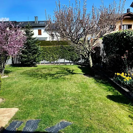 Holiday home Bonita Con Gran Jardin Osseja